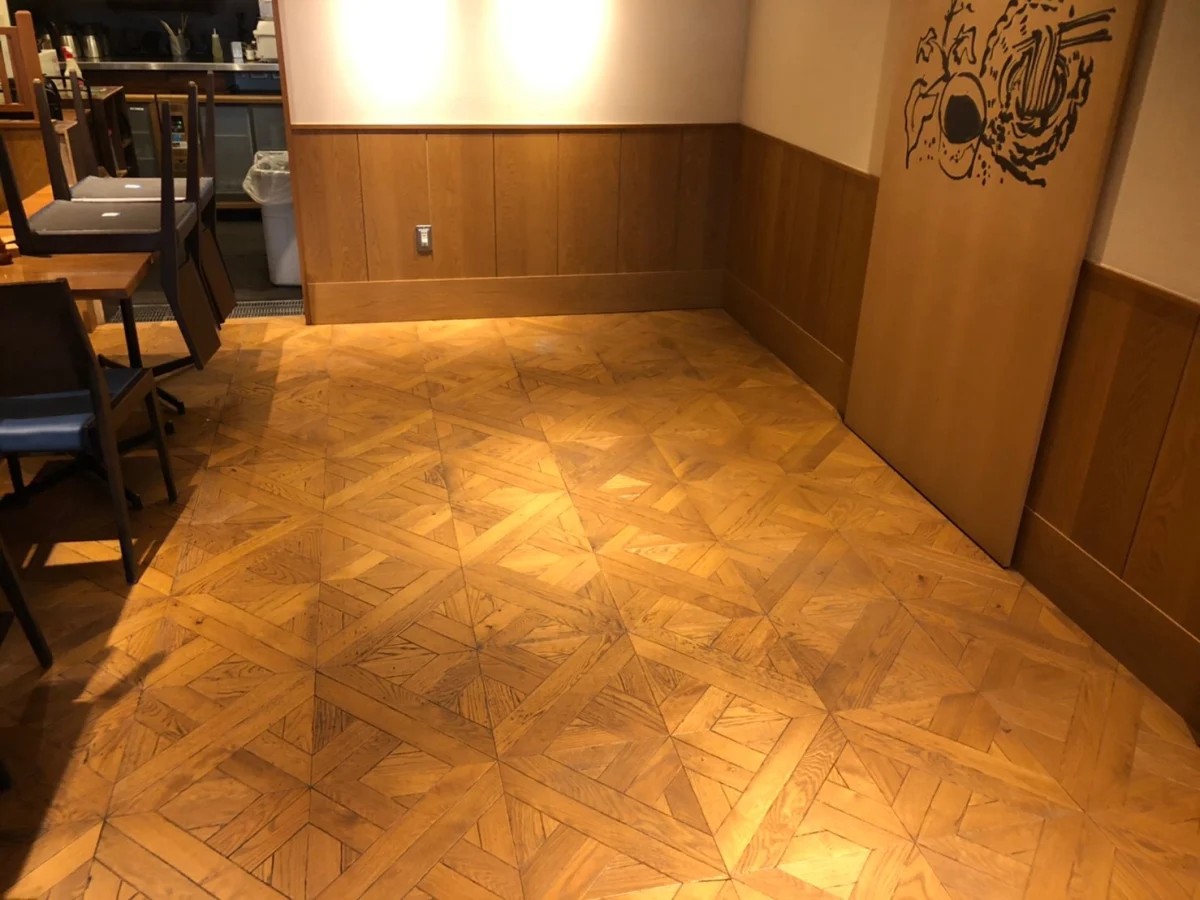土足で歩く床はどうしても汚れてしまうが、しかし！！！（施工後）